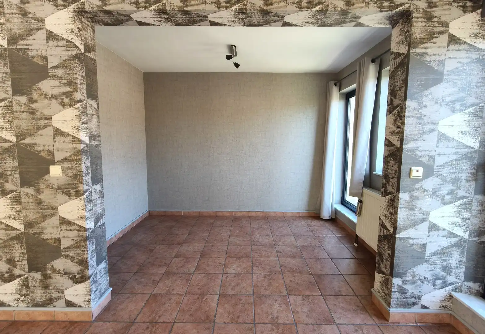 RUIM APPARTEMENT (124M²) MET GARAGE - PRACHTIG GELEGEN foto 6