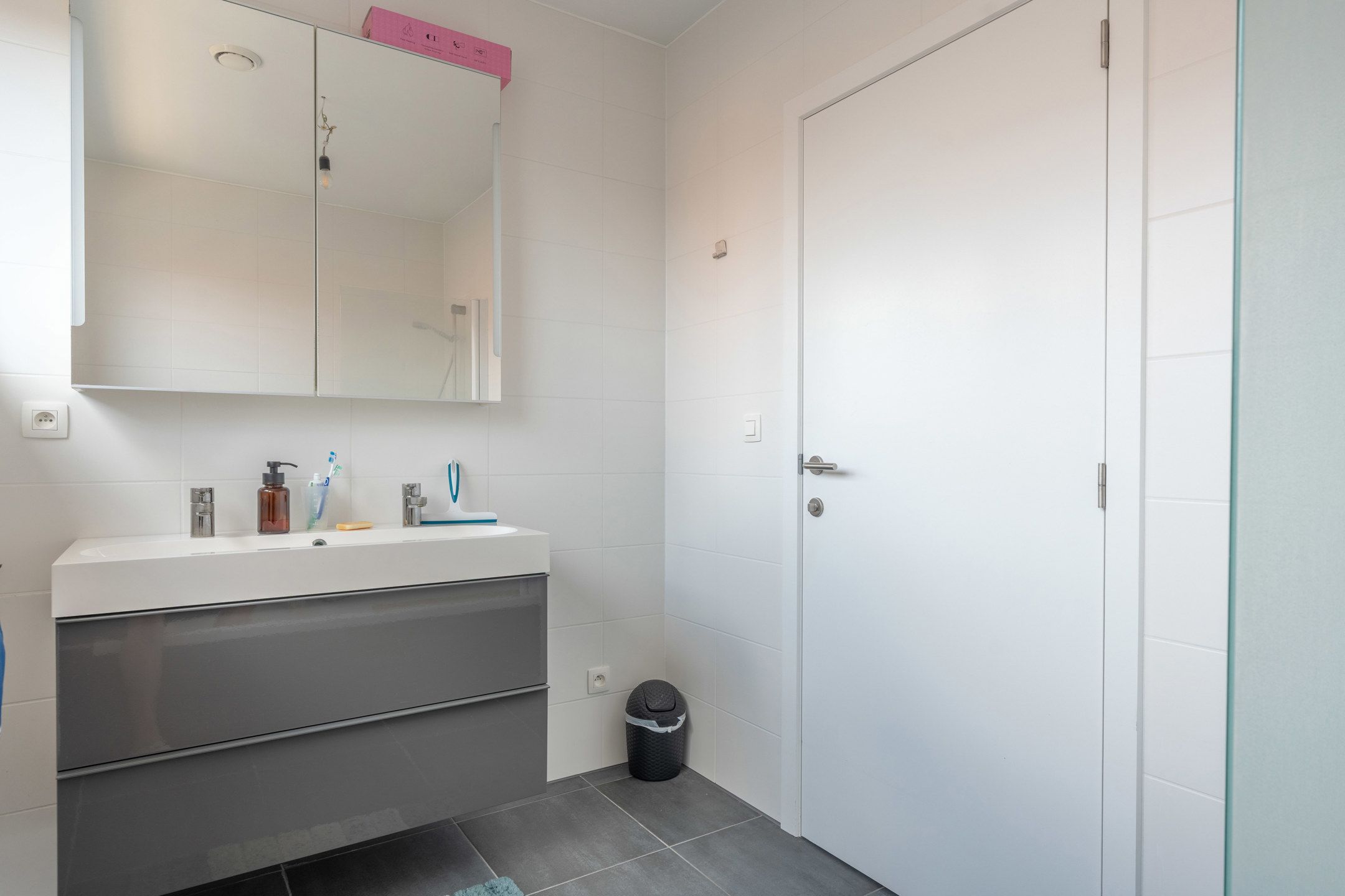 Modern 2-slpk appartement met autostaanplaats te Vosselaar foto 11