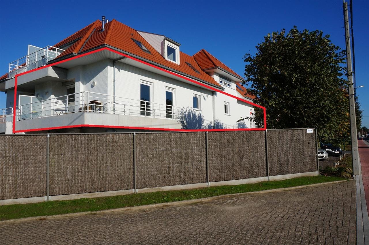 Bijzonder groot appartement met twee slaapkamers te huur! foto {{pictureIndex}}