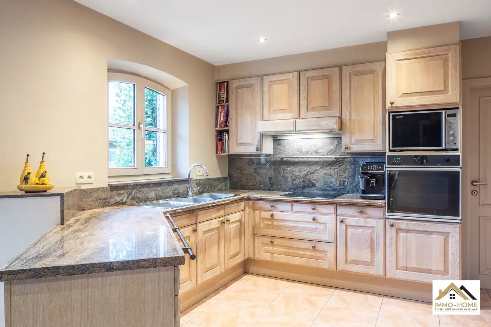 Stijlvolle en ruime villa op toplocatie te Merelbeke  foto 9