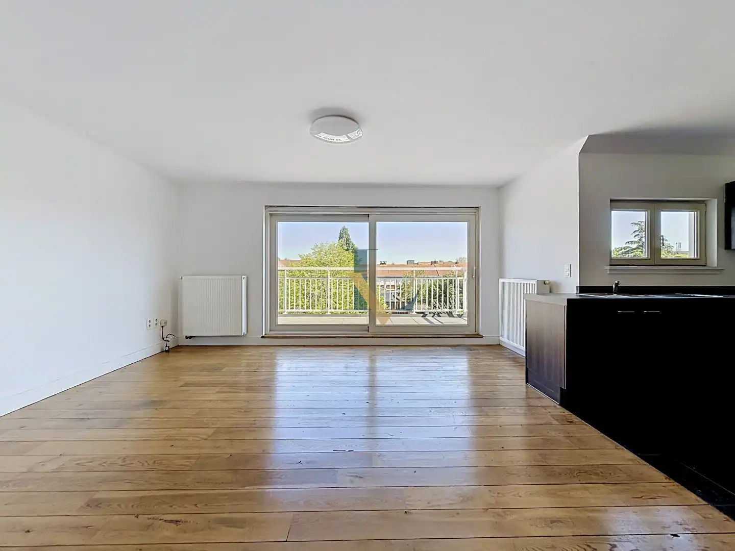 Instapklaar duplex appartement met 2 slpk. en 2 bdks. en mooi terras. foto 4
