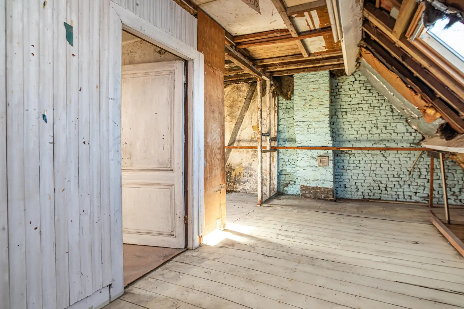 Renovatieproject op ruim perceel foto 24