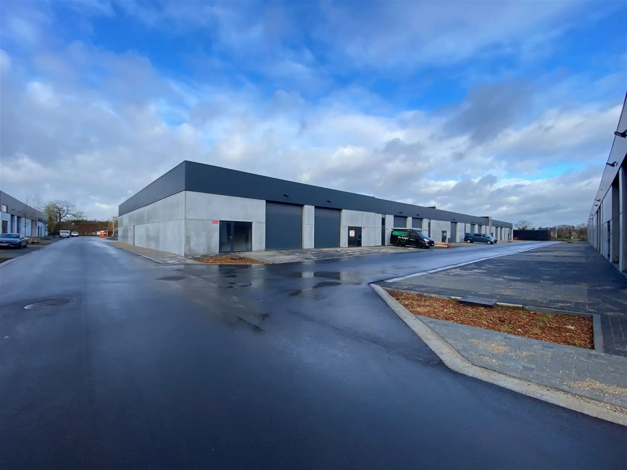 KMO-unit van 207m² in bedrijventerrein De Melkerij in Evergem-Sleidinge foto 8