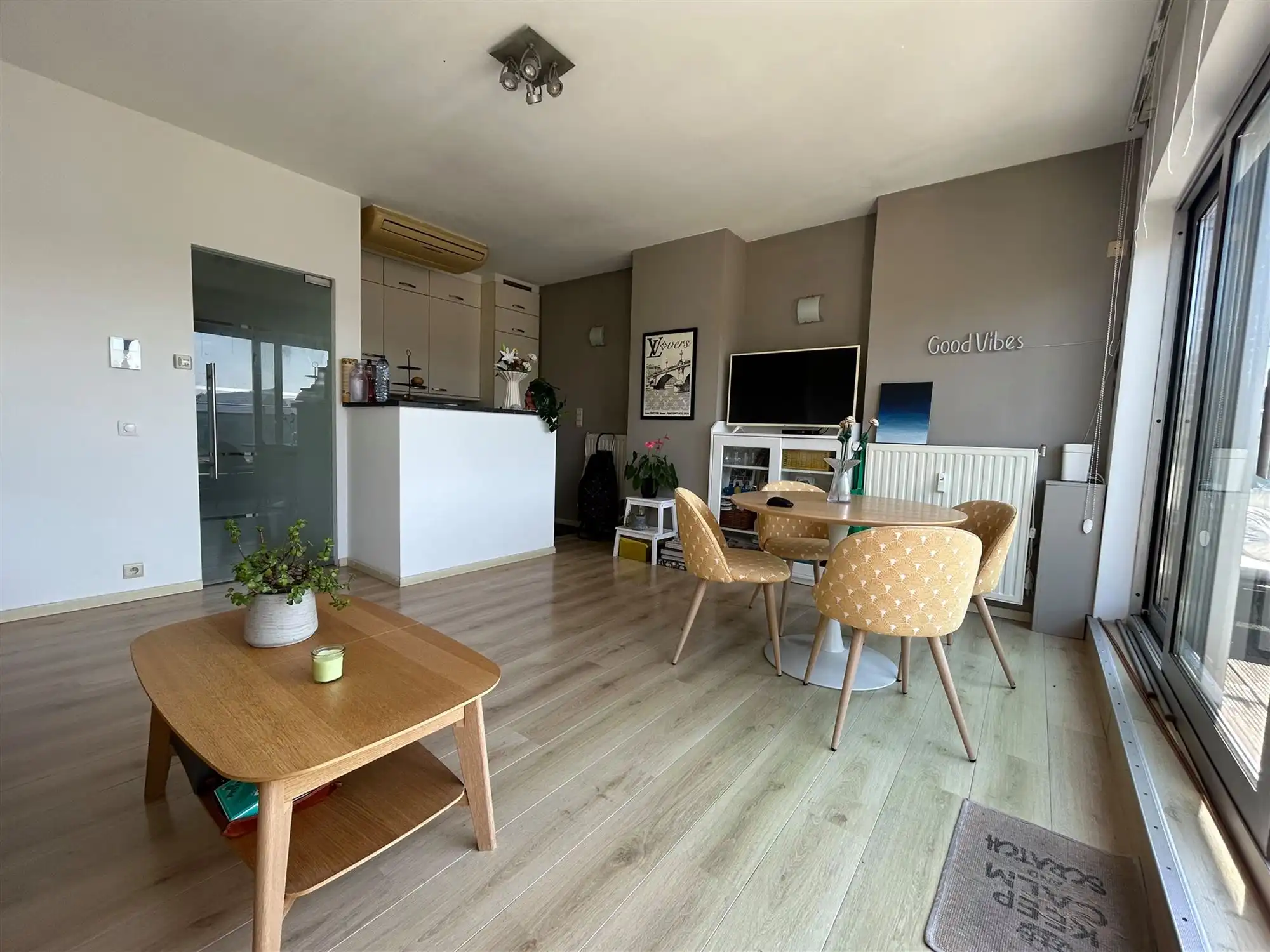 Lichtrijk appartement met ruim terras in Leuven foto {{pictureIndex}}
