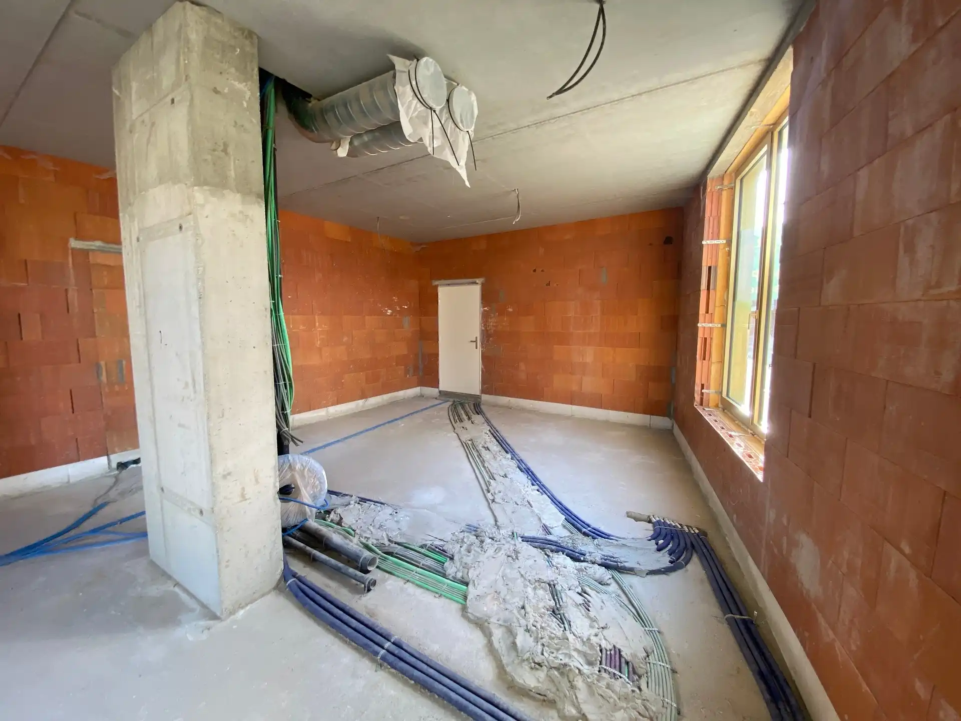 Casco handelspand met autostaanplaats foto 4