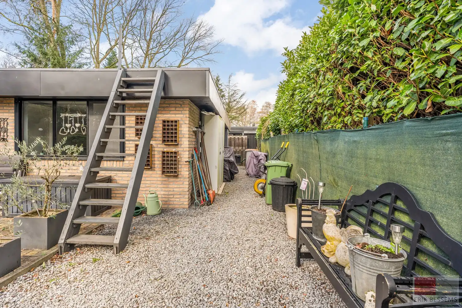 Gelijkvloerse vakantiewoning met een woonoppervlakte van 78 m², gelegen op een ruim perceel van 551 m². foto 30