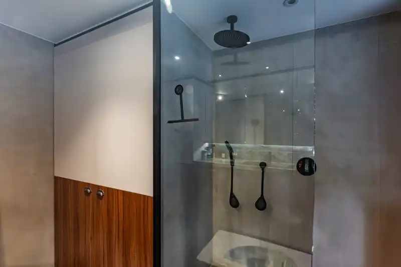 Unieke, instapklare  burgerwoning met 3 slaapkamers, aparte duplex- studio (co- housing, student...), Italiaanse tuin...(Energielabel B,  zonnepanelen...) foto 3