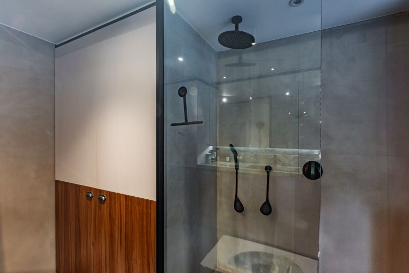 Unieke, instapklare  burgerwoning met 3 slaapkamers, aparte studio, Italiaanse tuin...(Energielebel B,  zonnepanelen...) foto 3