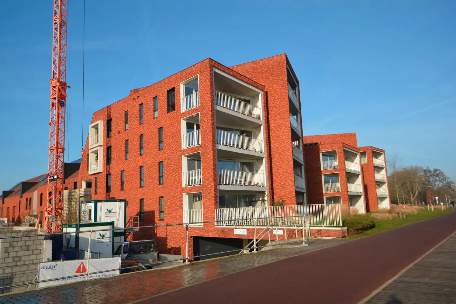 RECENT APPARTEMENT MET 2 SLK, TERRAS EN PARKING! foto {{pictureIndex}}