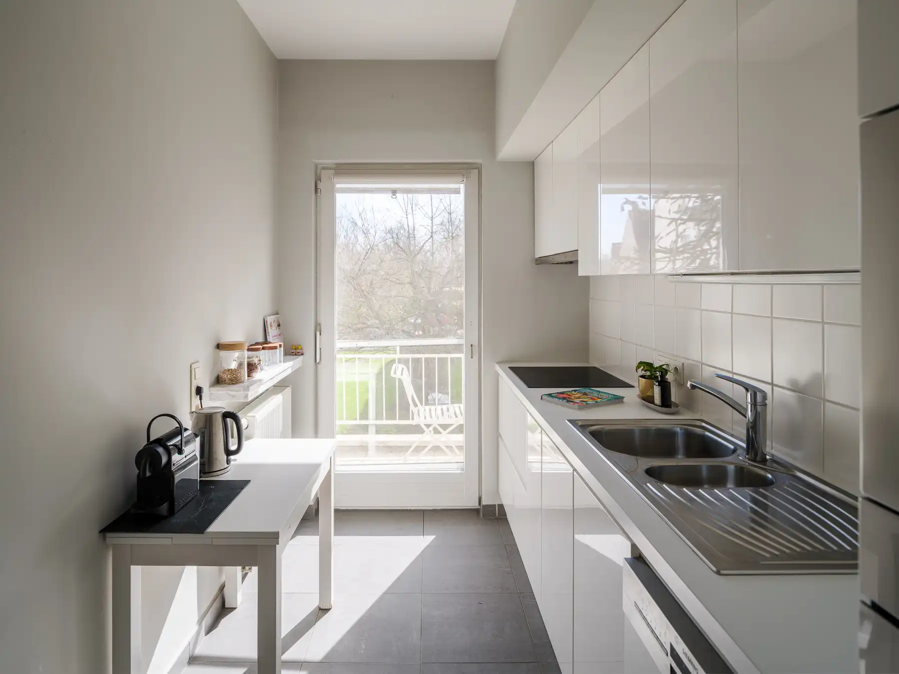 Hedendaags tweeslaapkamer appartement met garagebox foto 7