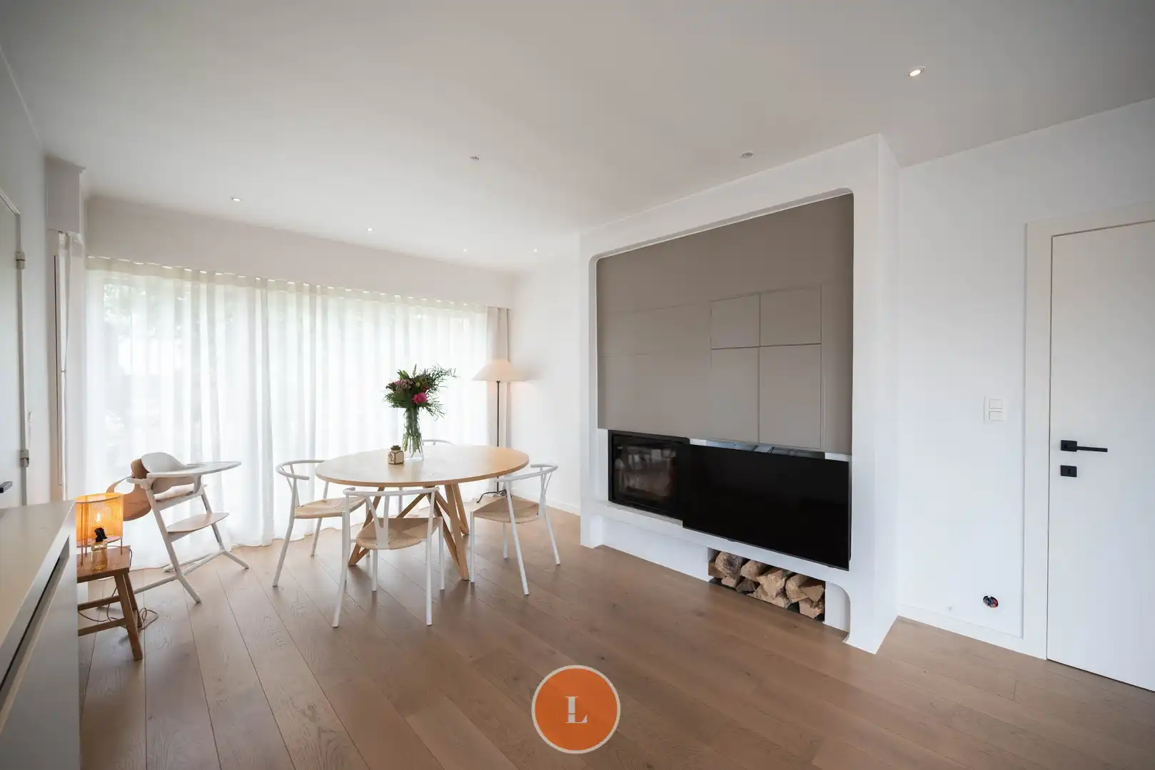 Charmante gerenoveerde halfopen woning met karaktervolle gevel foto 5