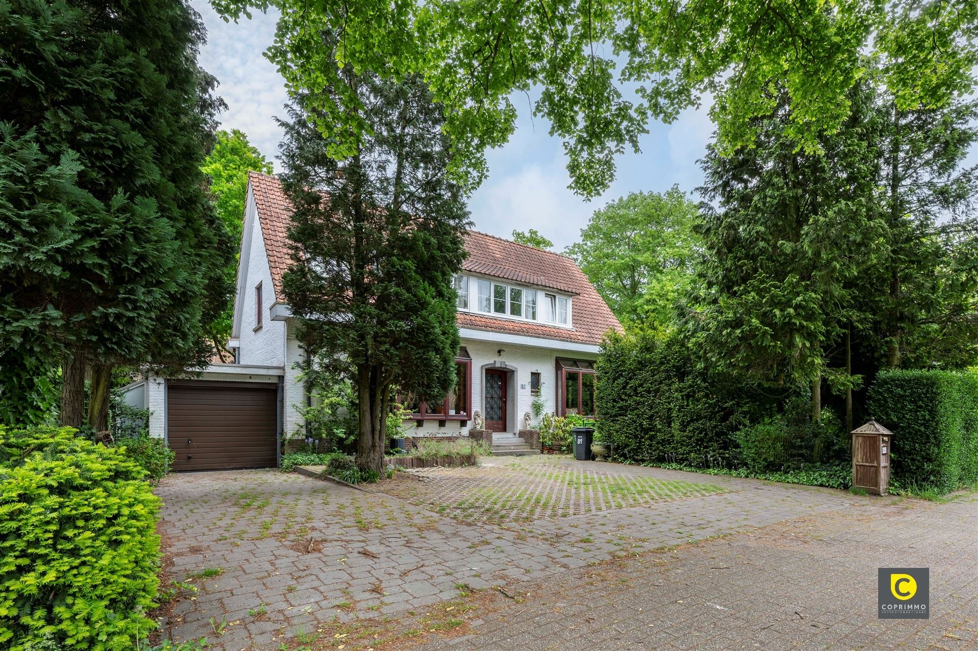 Hoofdfoto van de publicatie: Woning met 4 slpks op hoekperceel!