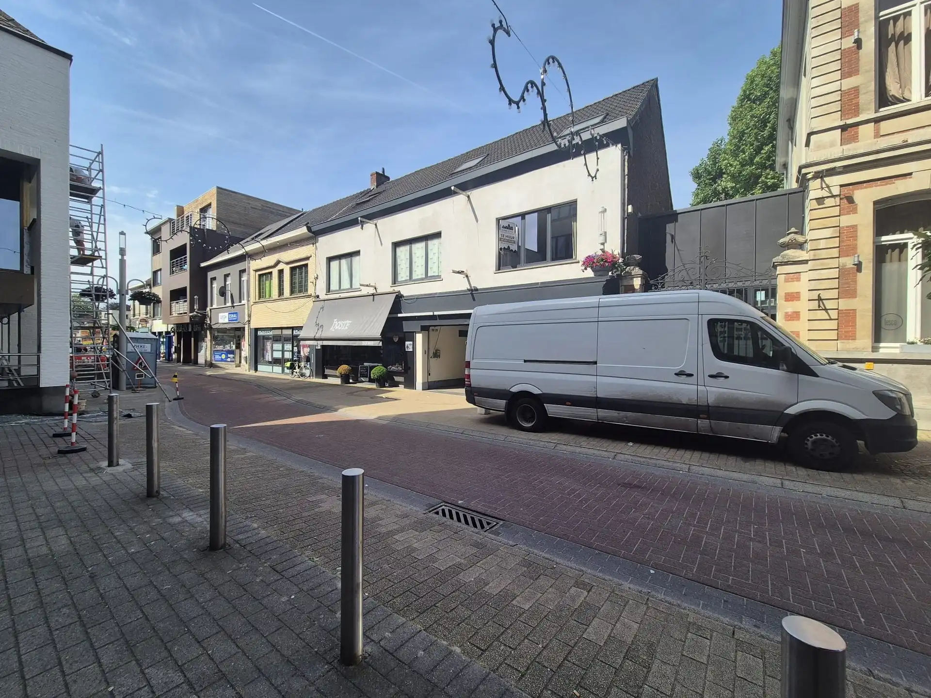 Instapklaar lichtrijk appartement met dakterras boven bakkerij “Hoste”. foto 30