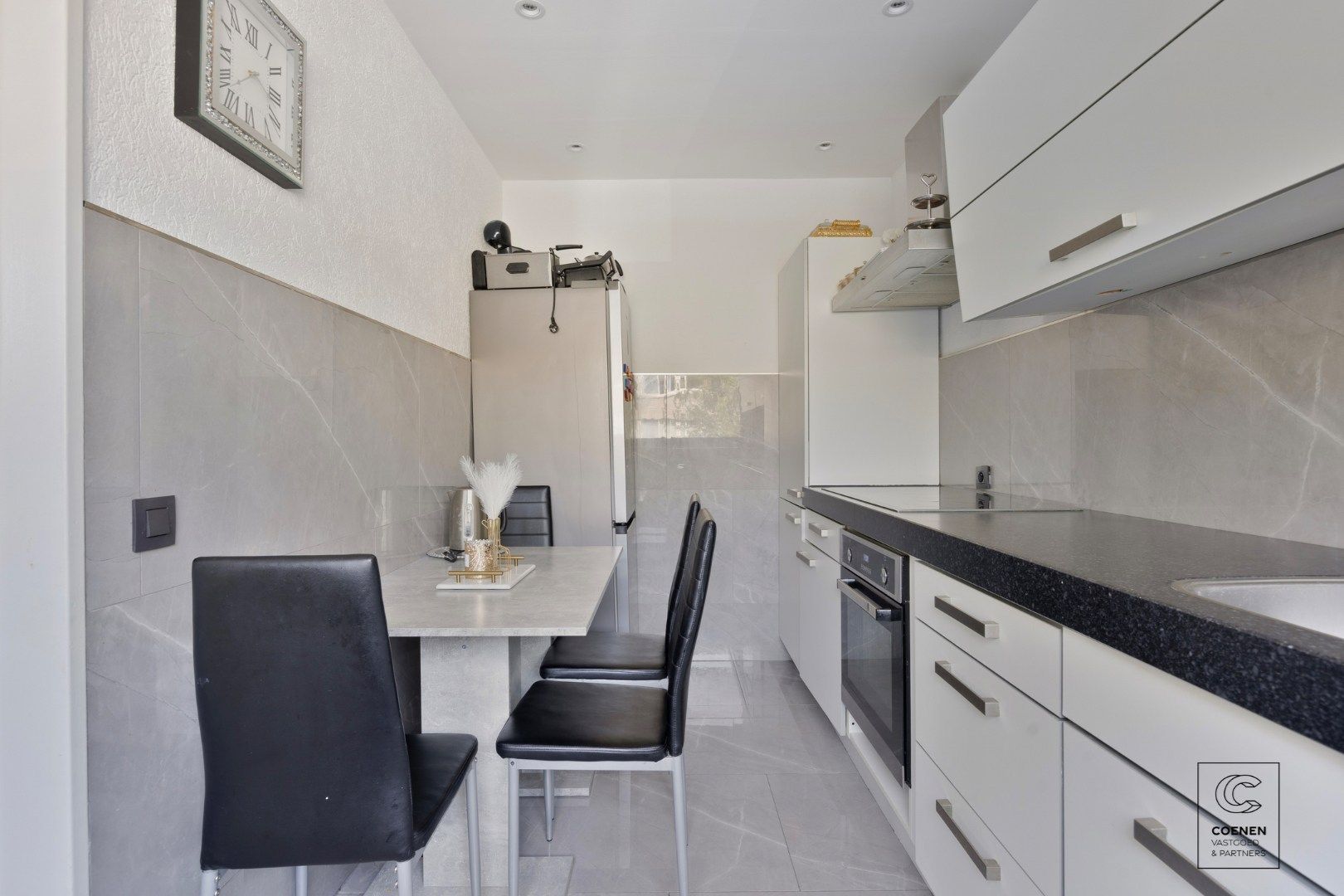 Instapklaar appartement van 100 m² en twee slaapkamers te Borsbeek! foto 6