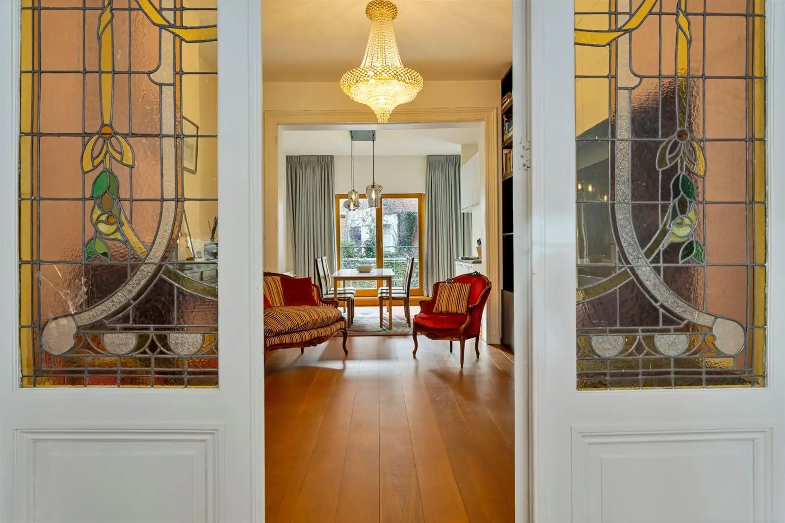 Gelijkvloers gemeubeld 1 slaapkamer appartement met tuin op A-locatie foto 4