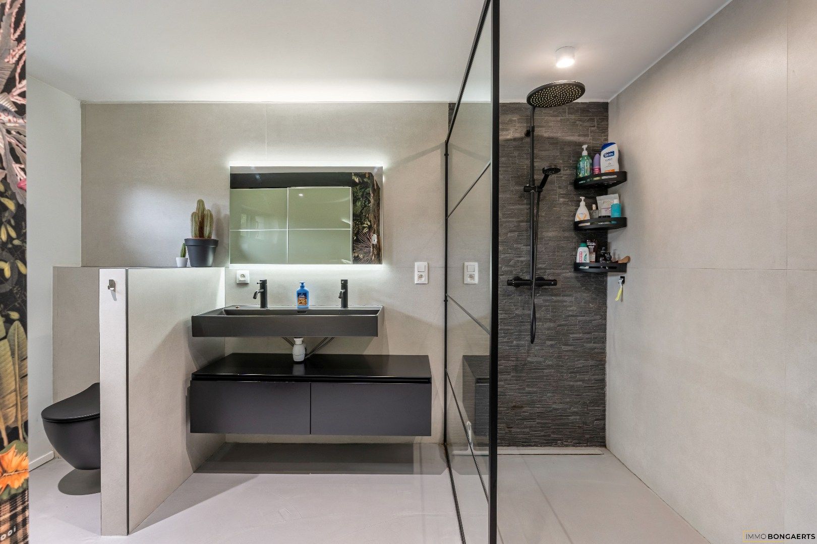 Ruime woning met 4 slaapkamers foto 26