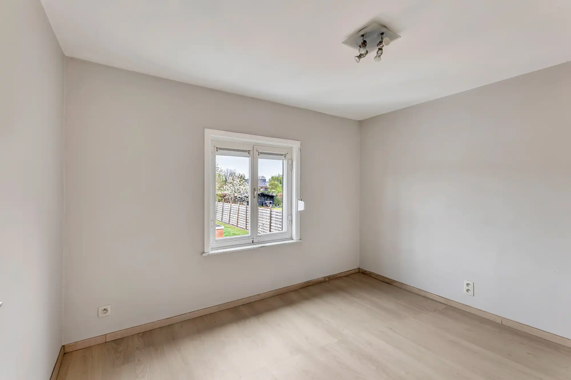 Charmante woning met garage en tuin in Zandbergen foto 14