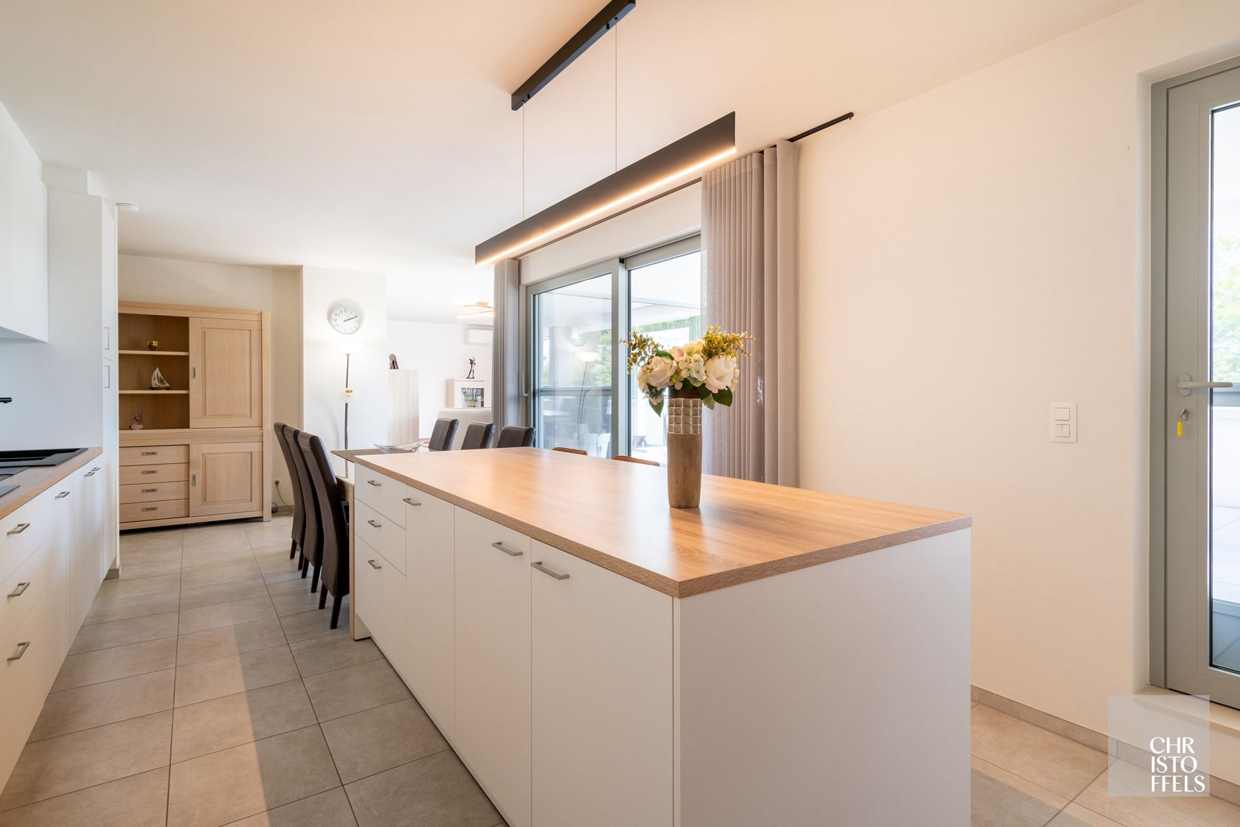 Riant penthouse van 168m2 met 3 slaapkamers in het centrum van Opgrimbie! foto 6