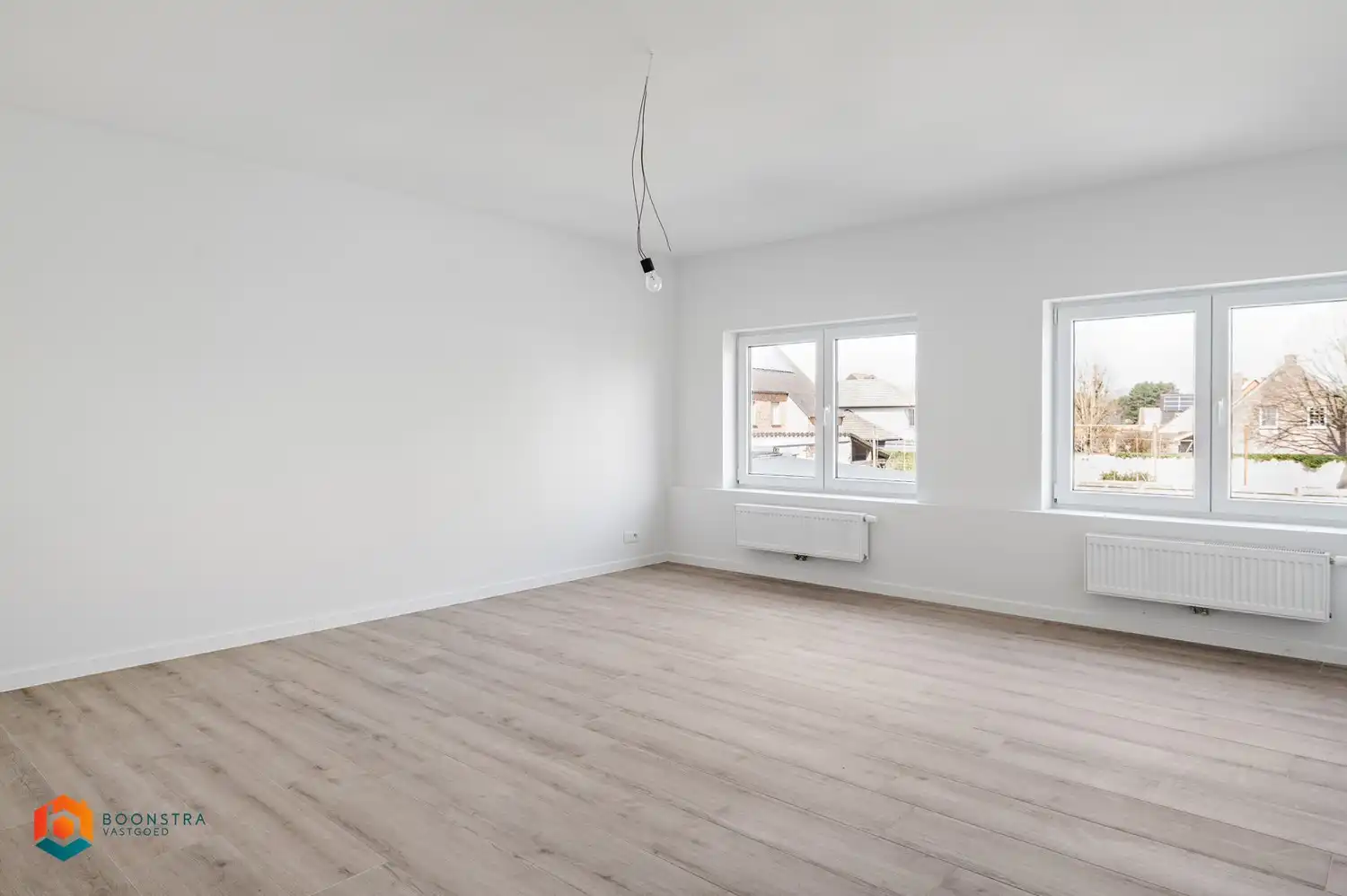 Gerenoveerde woning met 3 slpkrs foto 9