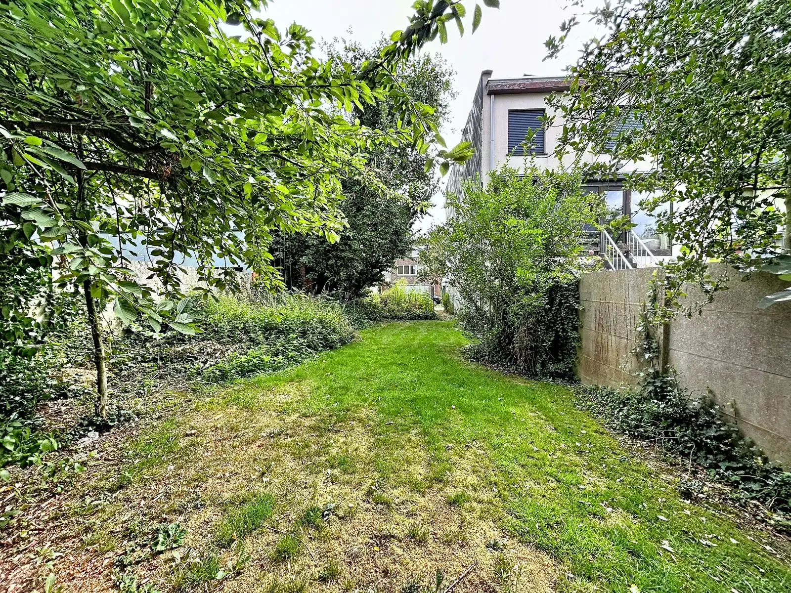 BOUWGROND VOOR GESLOTEN BEBOUWING IN DOODLOPENDE STRAAT  foto 4