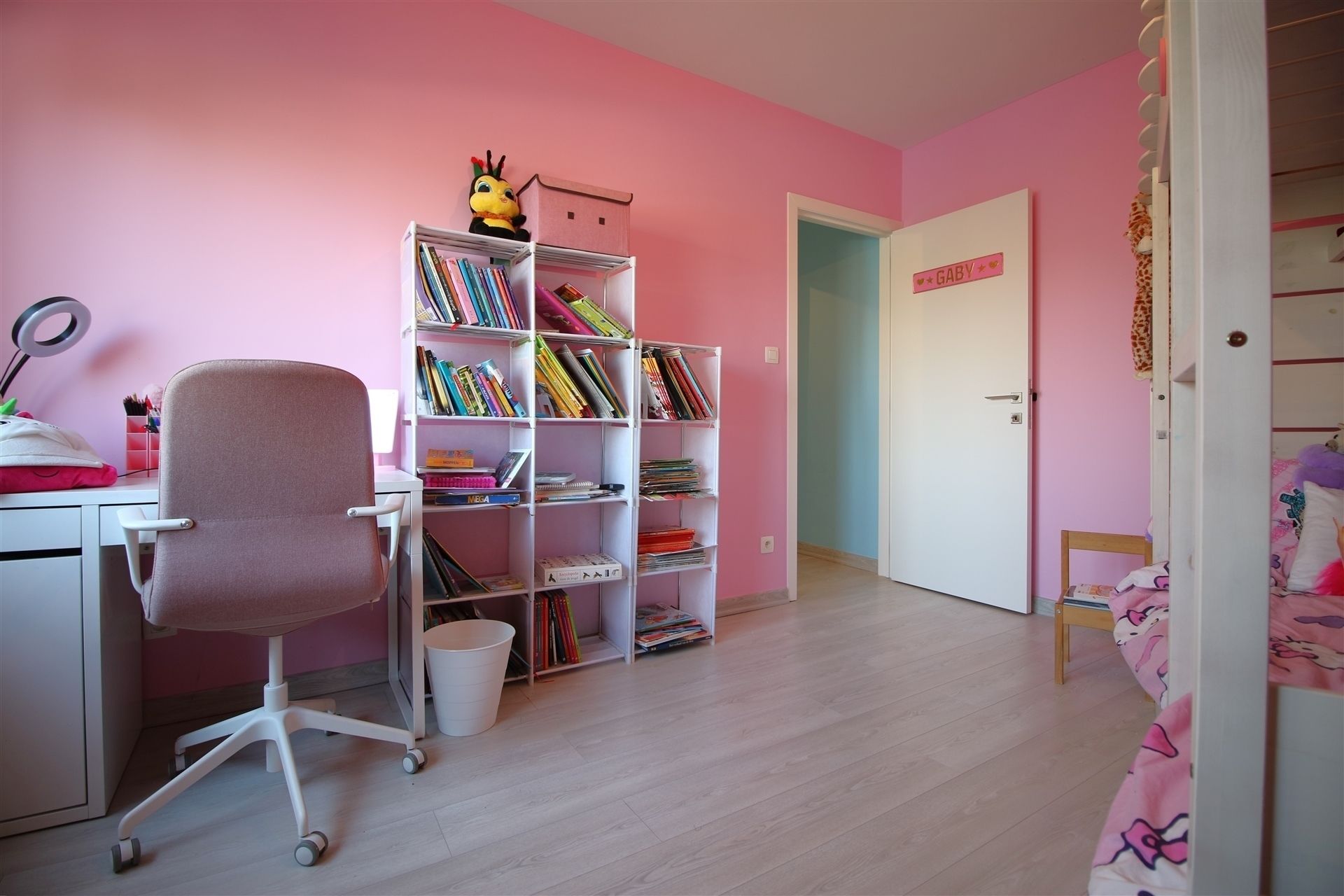 Gerenoveerde woning met 4 slaapkamers foto 18