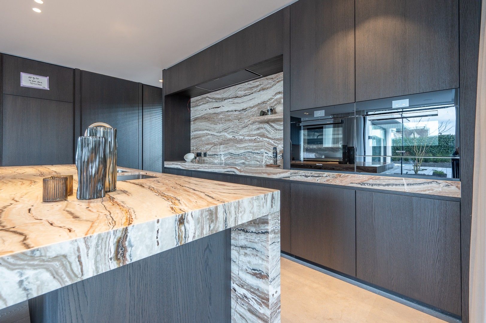 Uitzonderlijke luxueuze nieuwbouwvilla met zwembad in een residentiële buurt te Knokke foto 16
