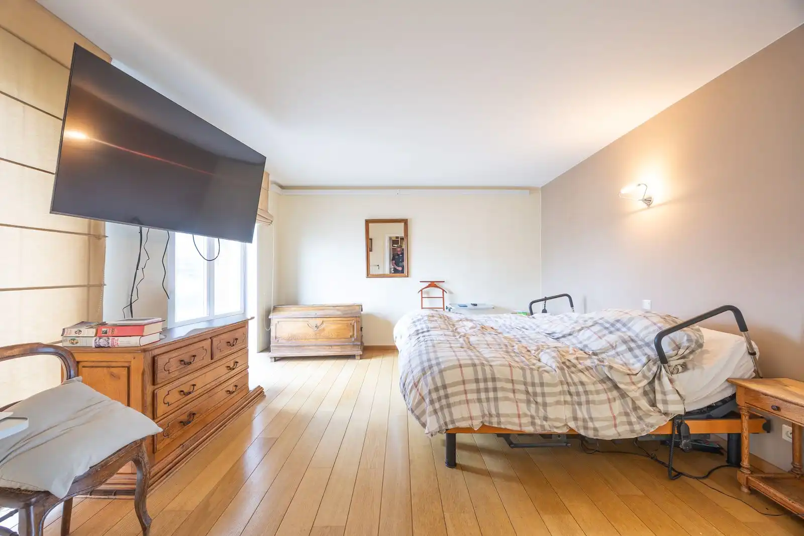 Uniek en royaal appartement met 2 slpk én zonnig leefterras dichtbij zee. foto 12