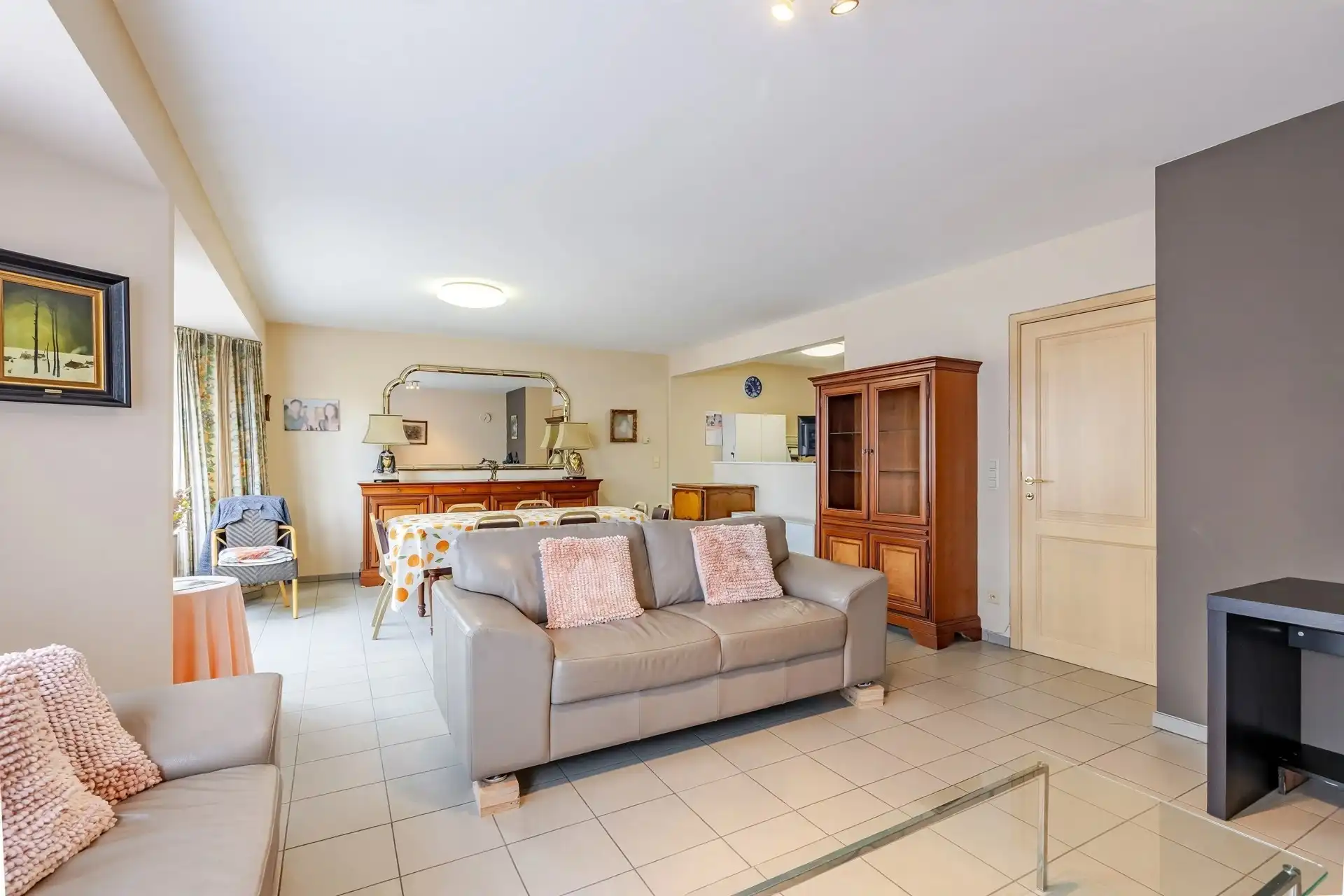 Appartement met 2 slks en staanplaats op topligging foto 2