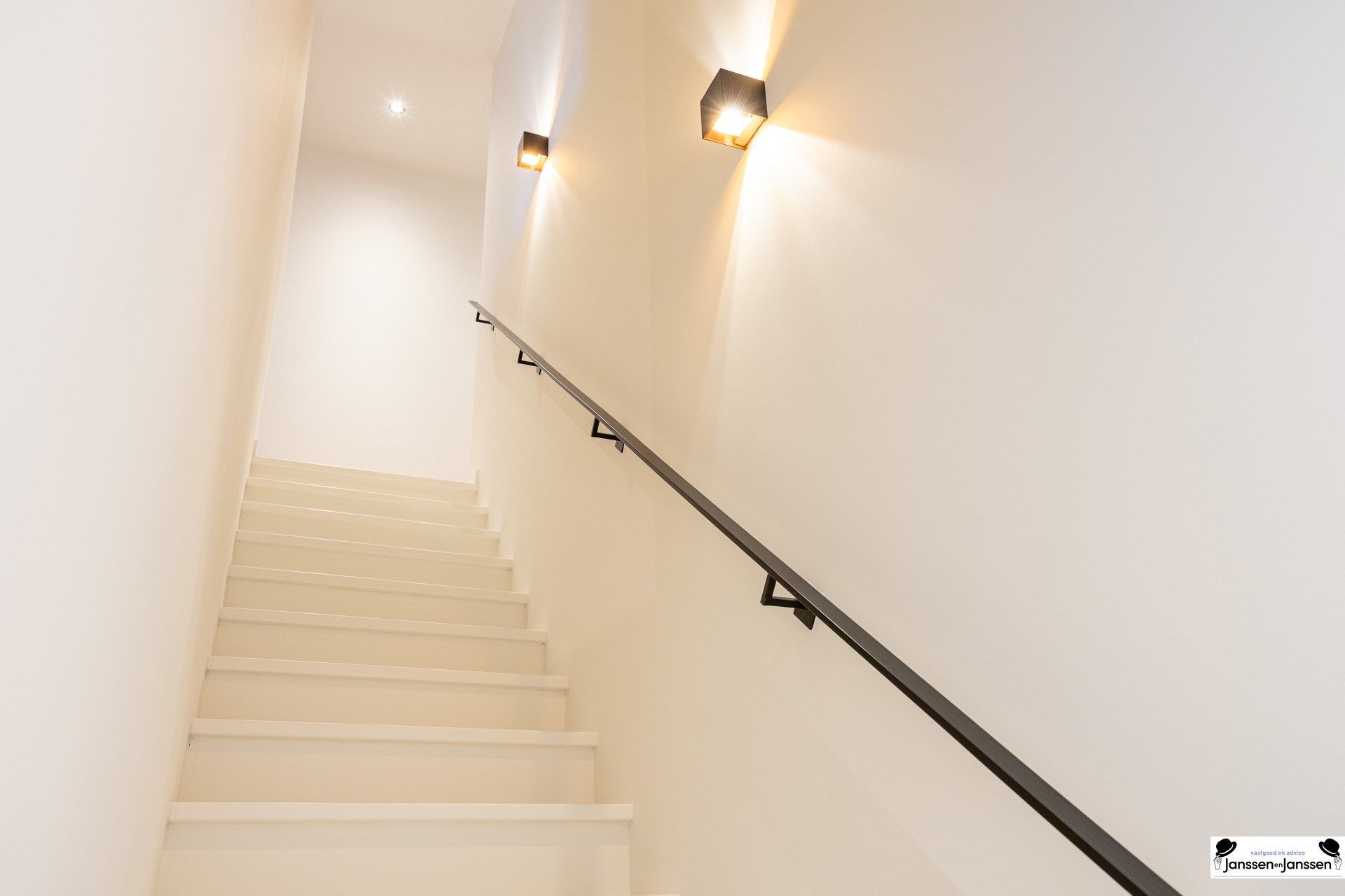 Wonen in een groene omgeving op een centrale locatie in Gooreind! foto 11