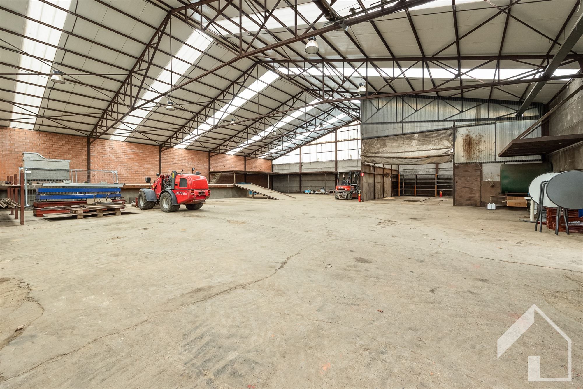 Privéwoning met bedrijfspand foto 8