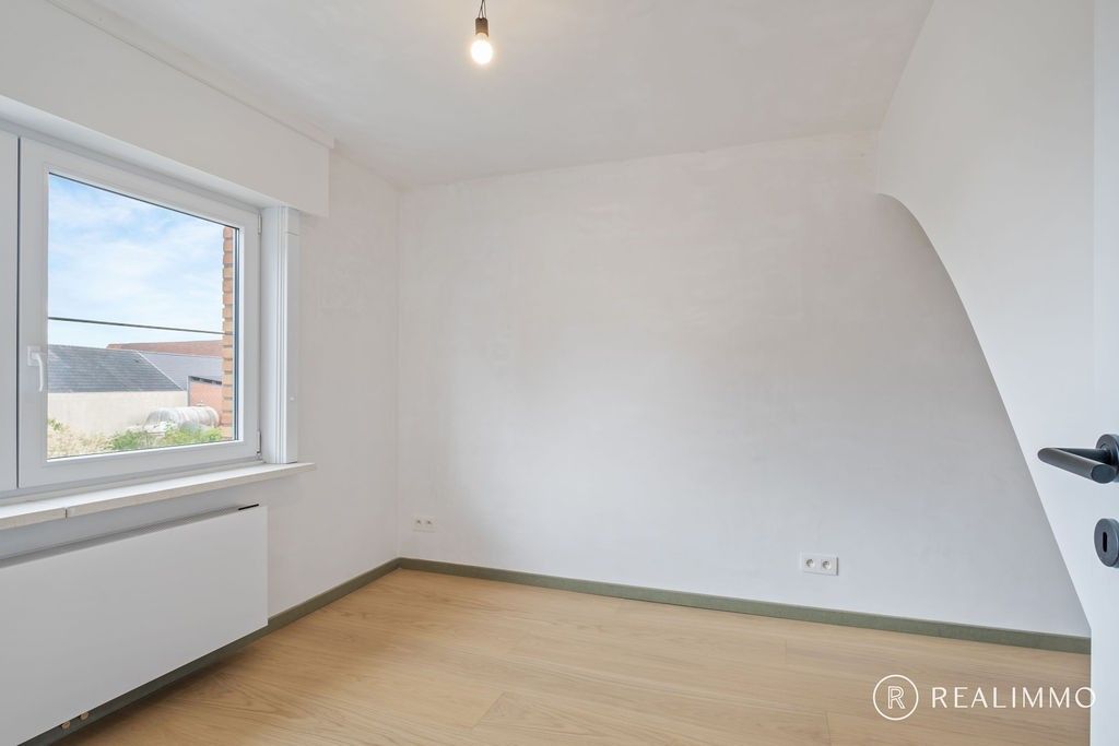 Instapklare topper met garage in Zwevegem! foto 13