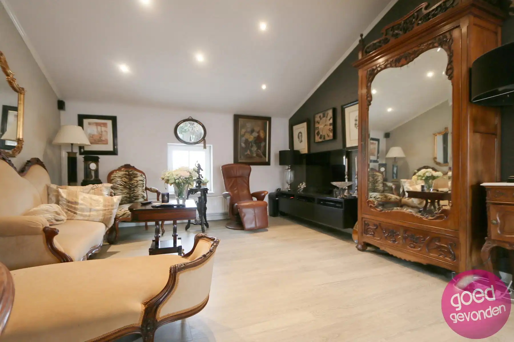 UNIEKE DUBBELE WOONST - TUIN - TERRAS - PARKING foto 44