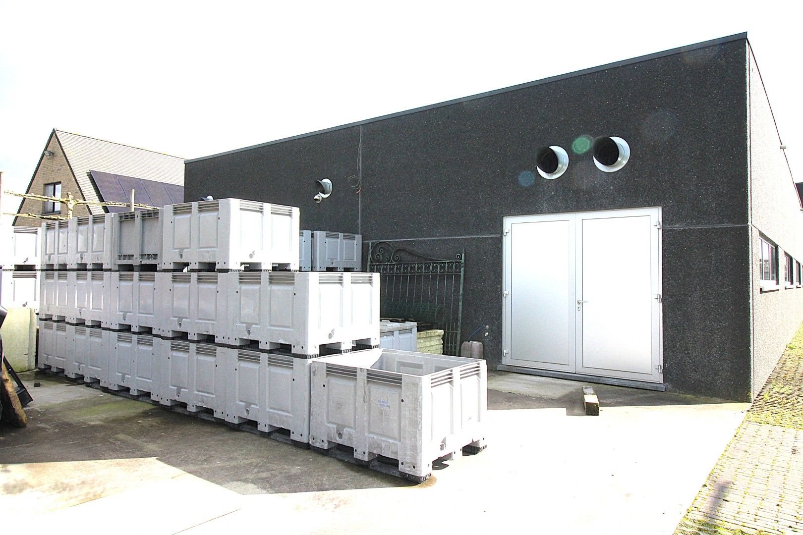 Modern bedrijfsgebouw van 540m² voor atelier- of opslagruimte op een perceel van 1.845m² foto 5