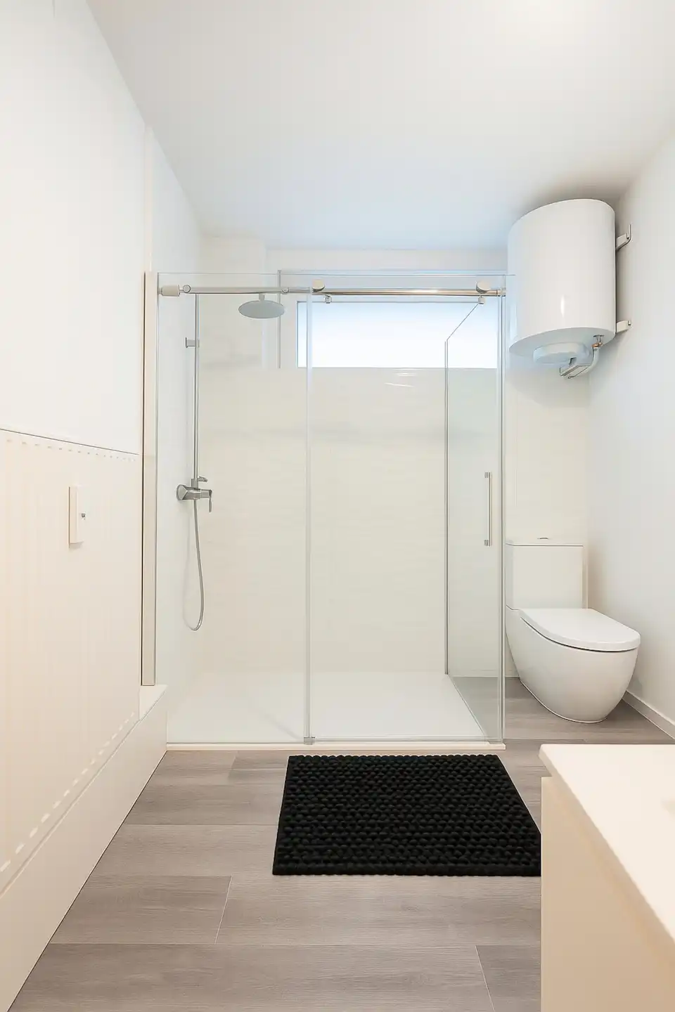 Licht gerenoveerde studio met groen terras in Vorst foto 10