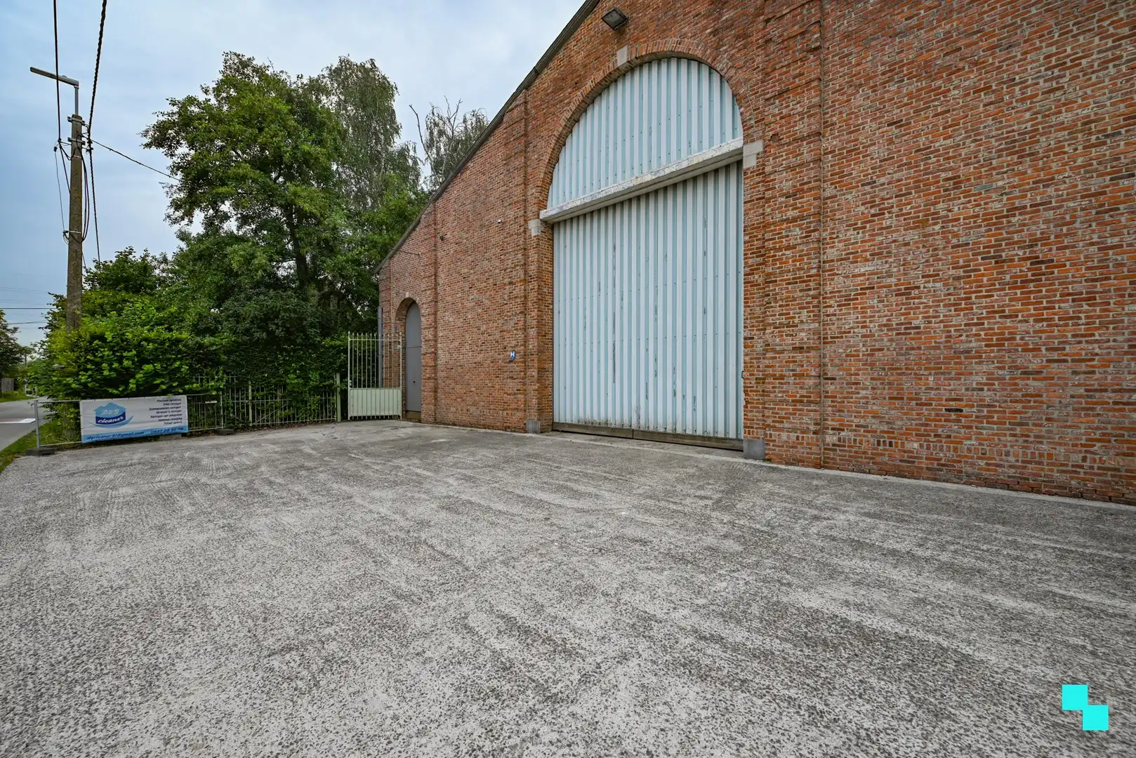 Loods van ca. 125 m² te Izegem foto {{pictureIndex}}