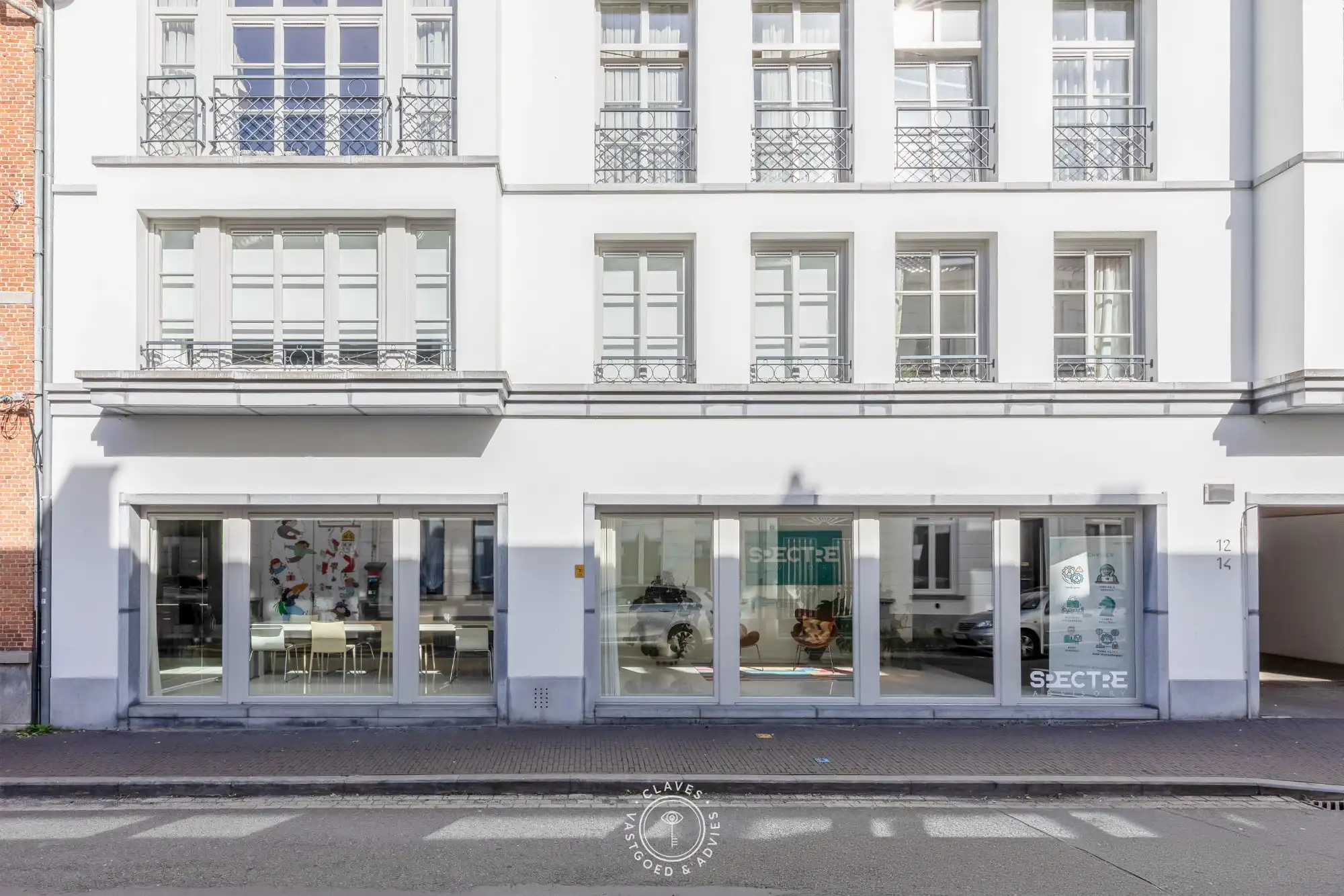 Commerciële zichtbaarheid op een toplocatie foto {{pictureIndex}}