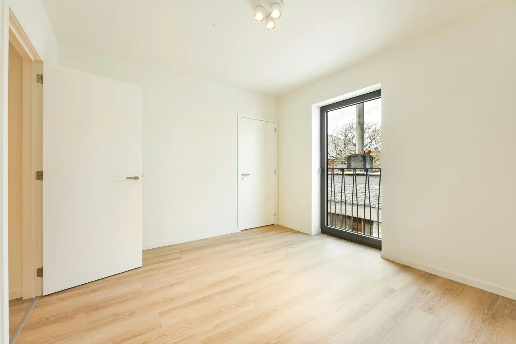 Nieuw appartement met 2 slaapkamers, terras en staanplaats foto 7