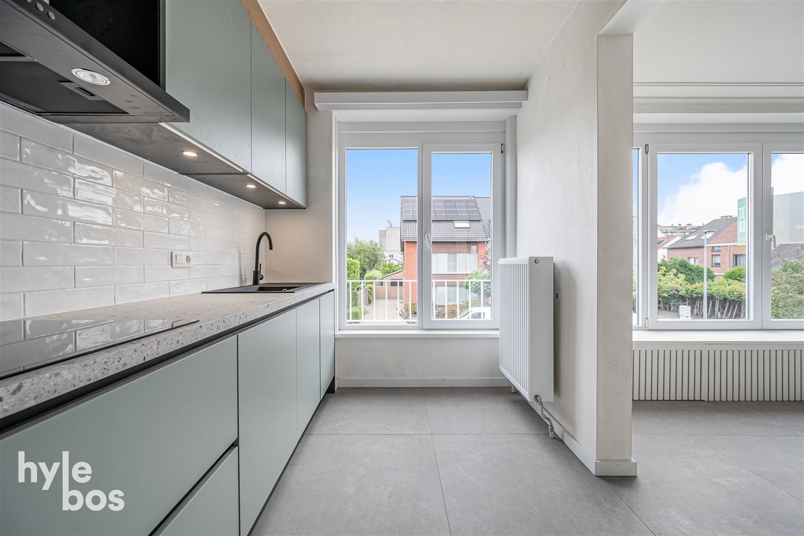 Gerenoveerd appartement met garage in gezellige woonwijk foto 6
