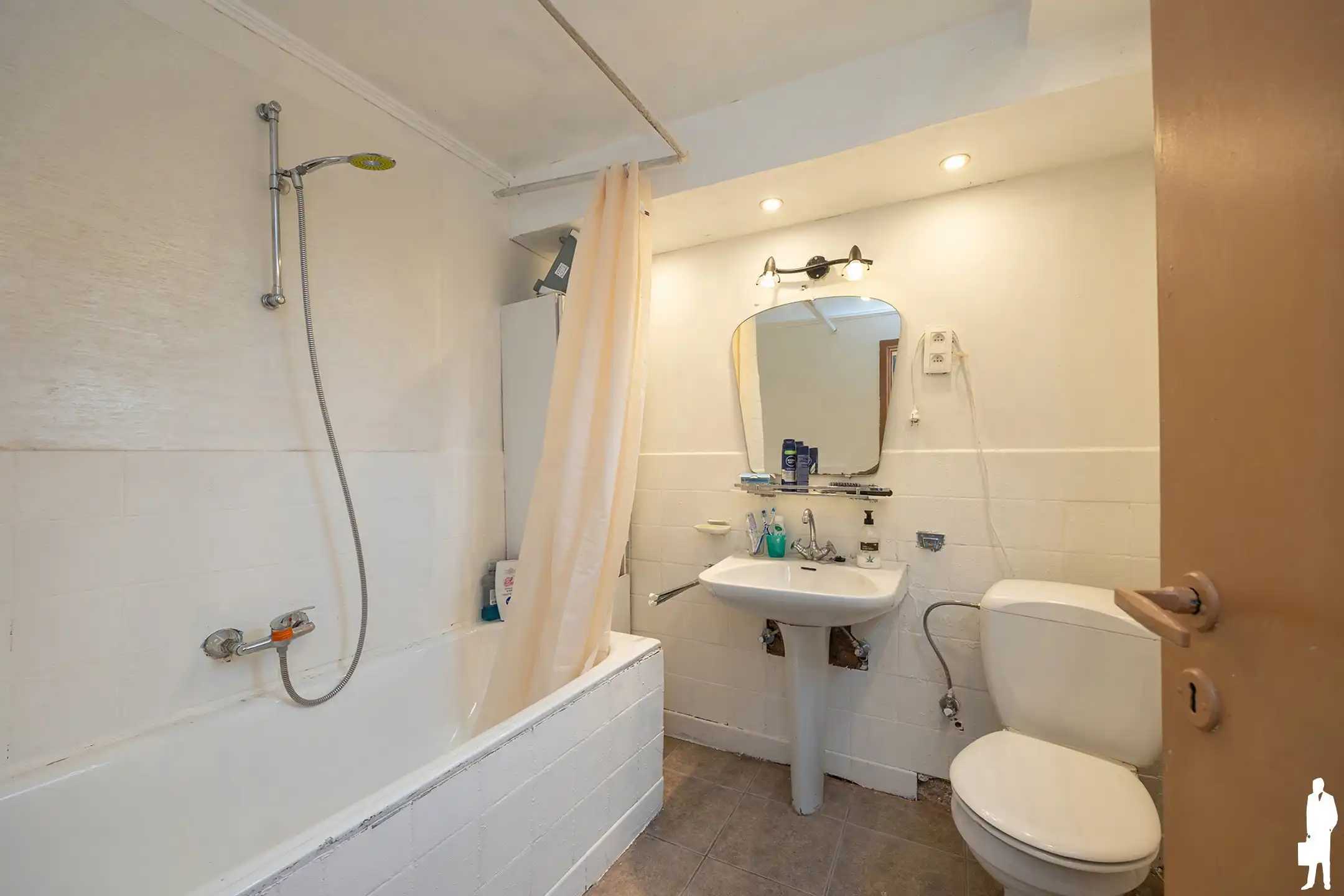 Woning met tal van mogelijkheden en prachtige uitgestrekte tuin foto 6