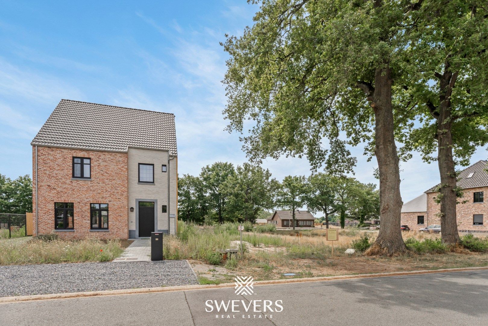 Bouwgrond van 6a 14ca voor halfopen bebouwing op rustige locatie foto 2