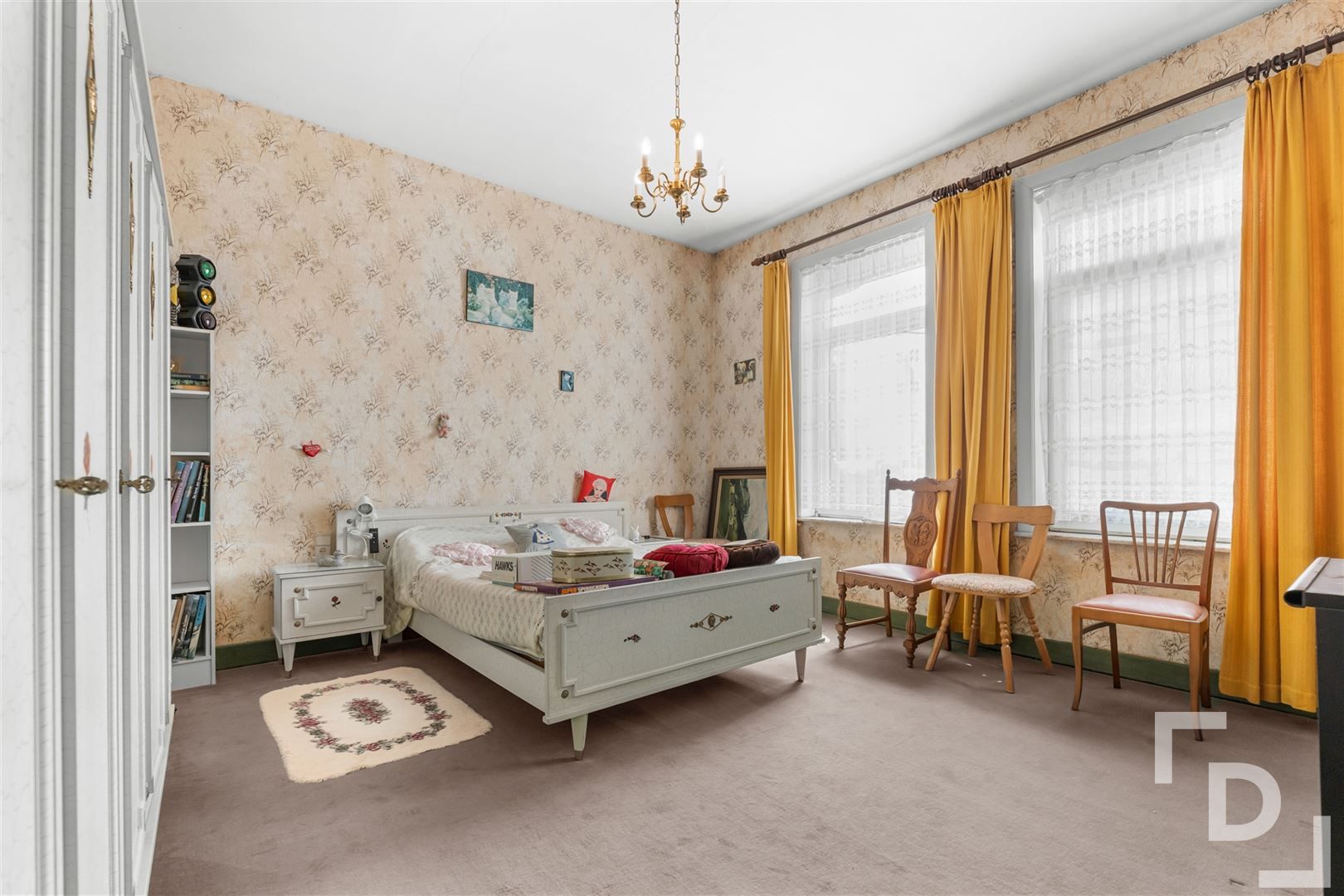 Te renoveren woning met uitweg te koop op centrale locatie in Ieper. foto 5