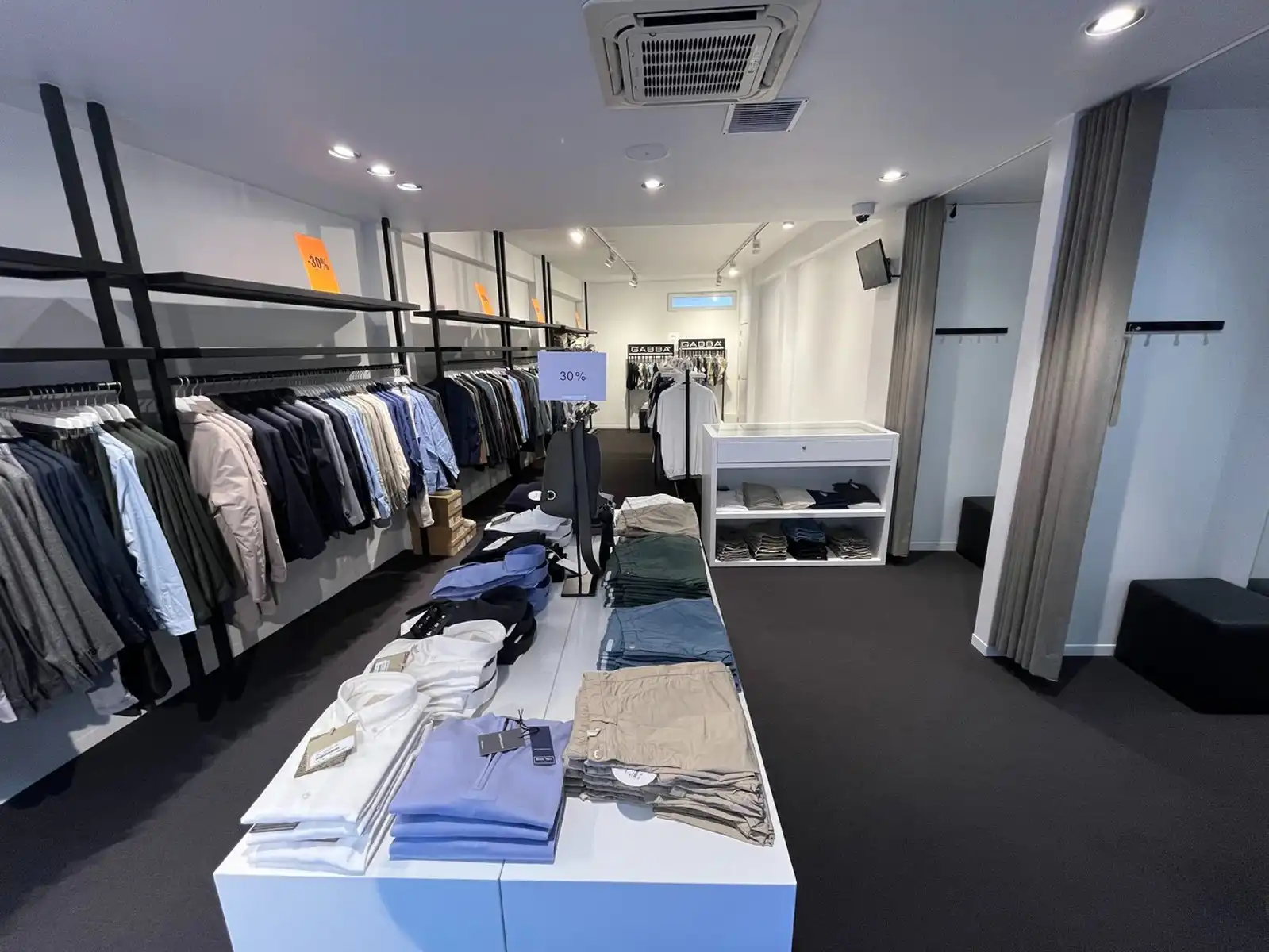 Exclusieve handelsruimte te huur in het hart van Hasselt foto 3