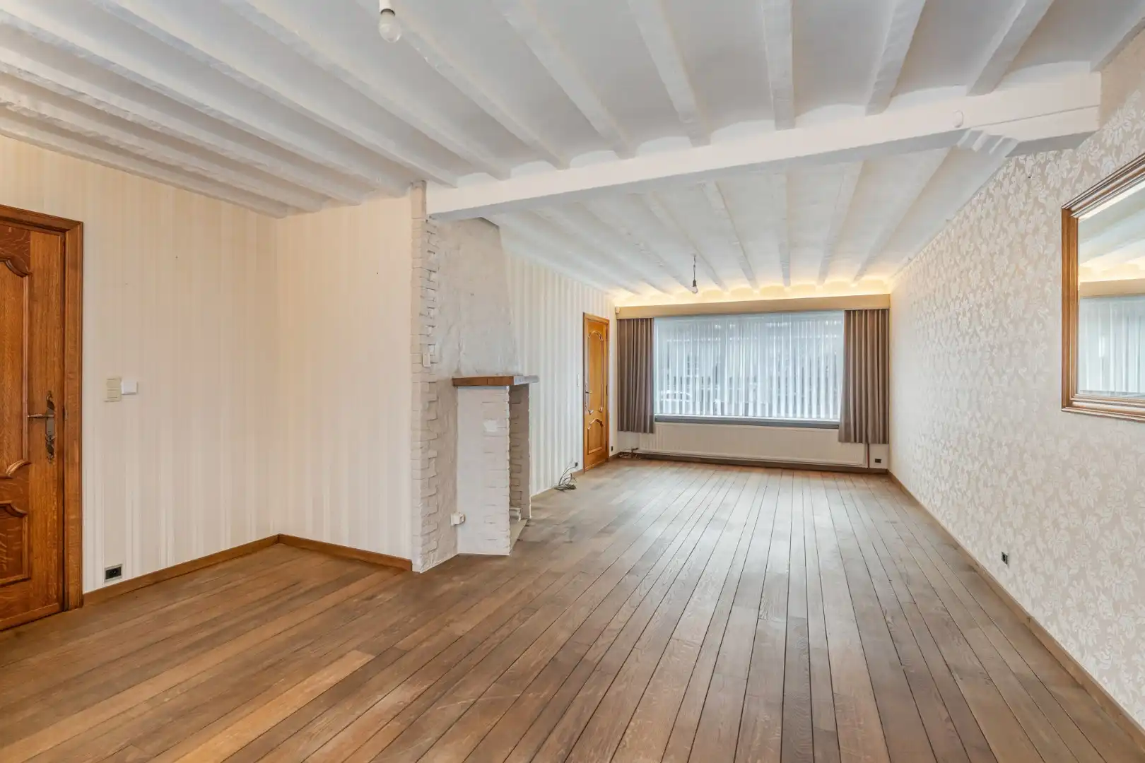 Halfvrijstaande woning op een perceel van 7a31ca, met aparte bureelruimte en inpandige garage! foto 5