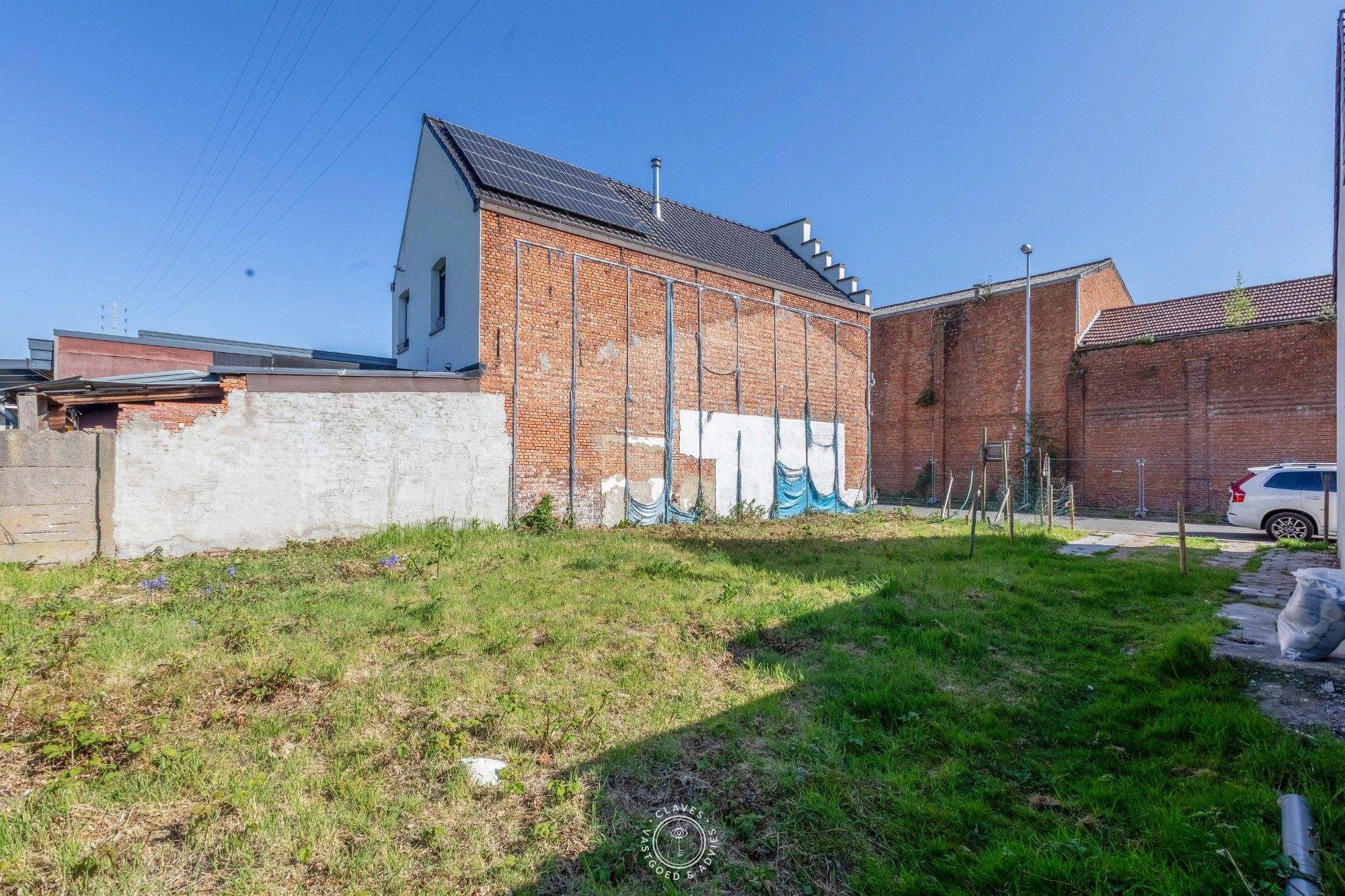 Bouwgrond of projectgrond op een zeer ruim perceel van 1096m² foto 3