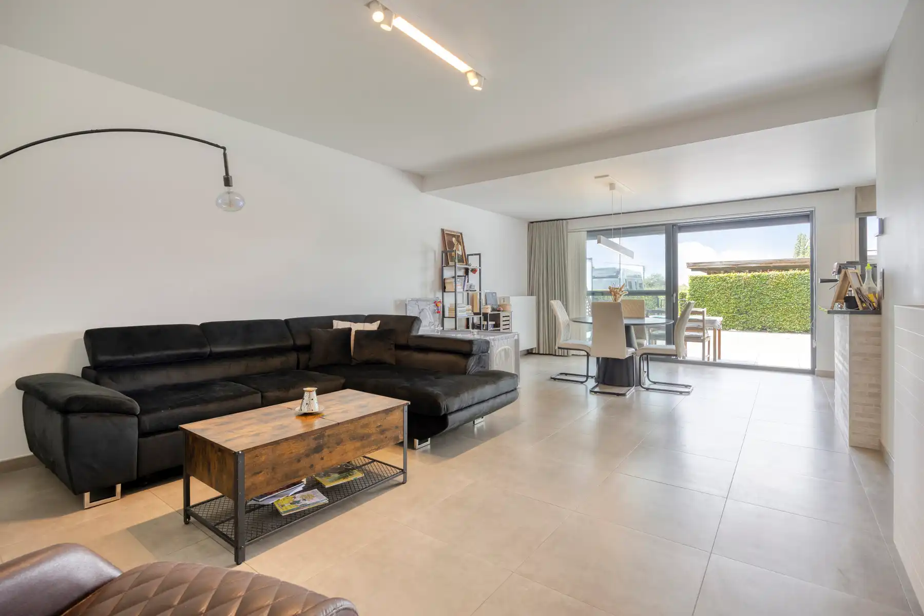 Modern en energiezuinig gelijkvloers appartement vlabij centrum foto 5