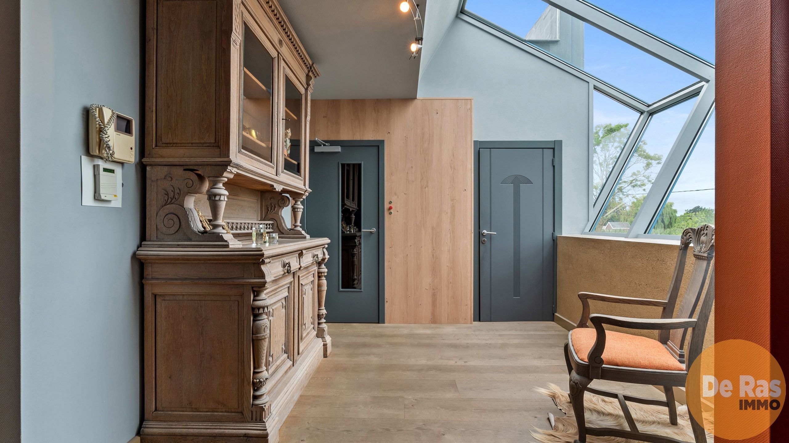 KALKEN  - Zeer centraal gelegen handelspand met ruim appartement foto 17