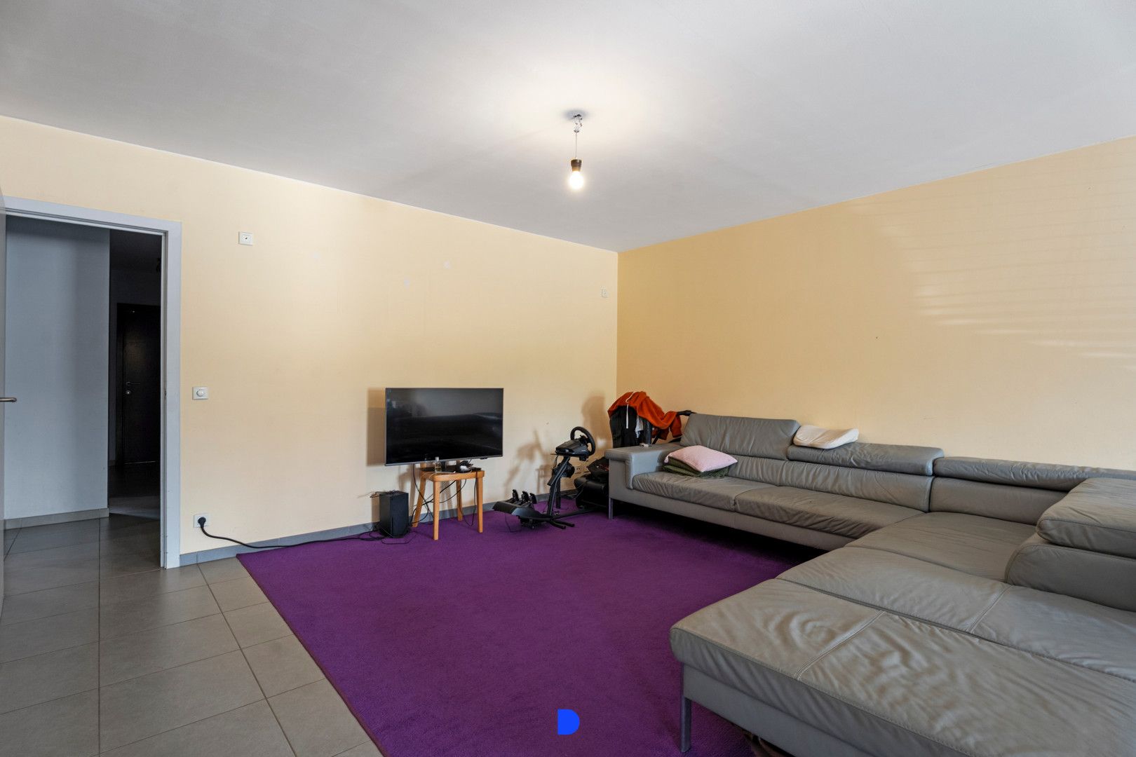 Ruim gelijkvloers appartement met terras. foto 3