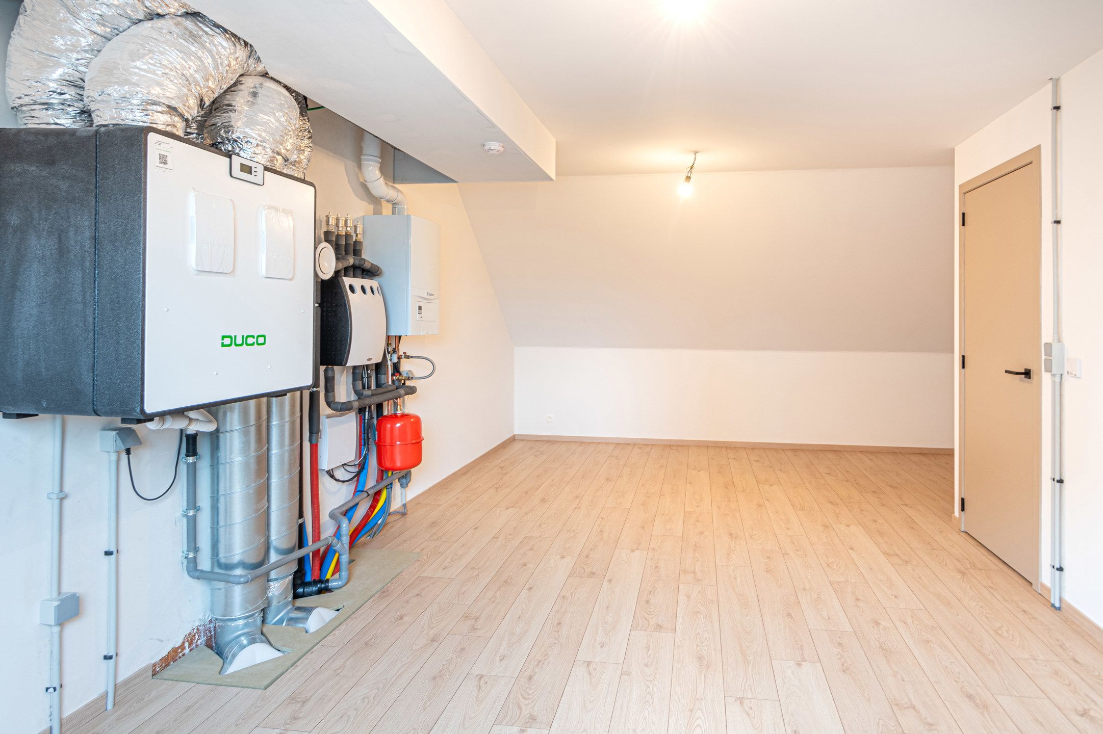 Moderne nieuwbouw woning met 4 slaapkamers! foto 23