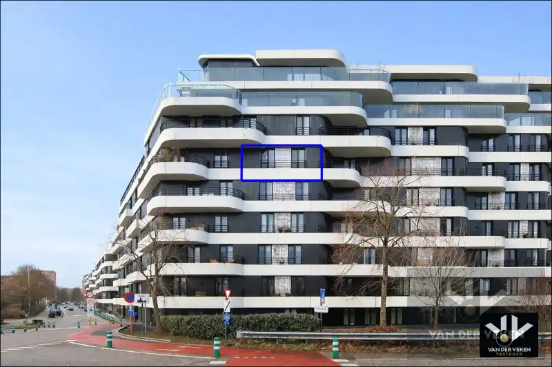 Knap afgewerkt 2 slpk appartement met zonnig terras en zicht op het water foto 15