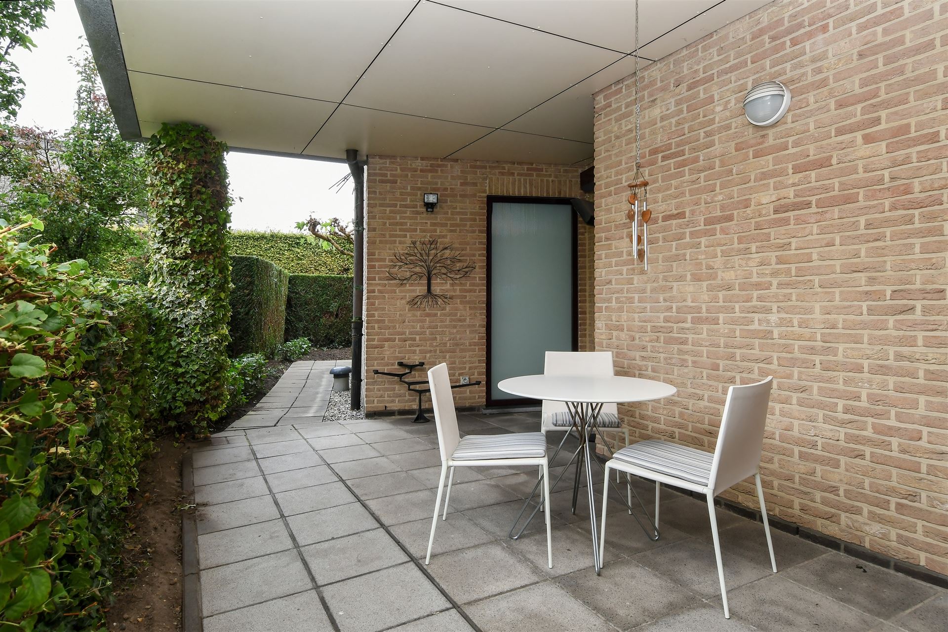 Luxueus en instapklaar appartement met 3 terrassen en ondergrondse garagebox in residentie “Leemhoek III” te Maaseik. foto 42